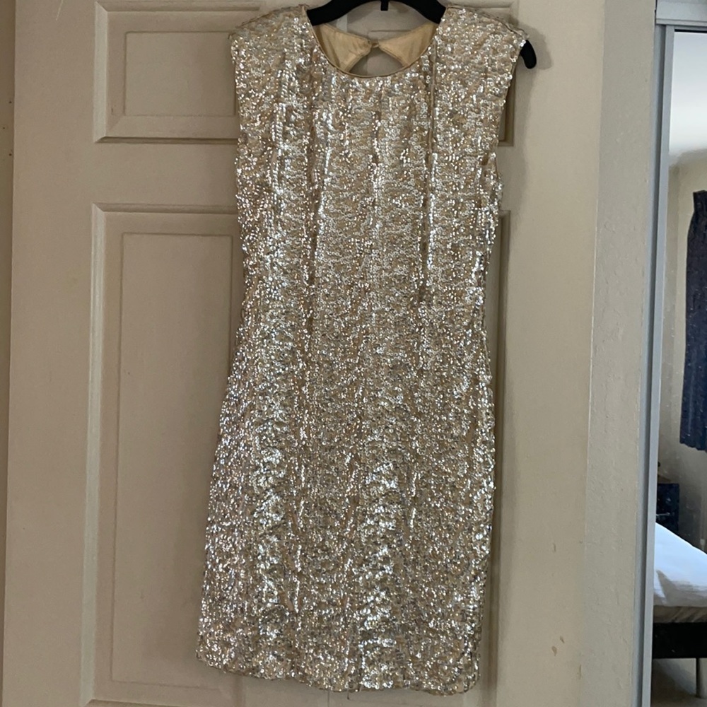 Gorgeous dress!
